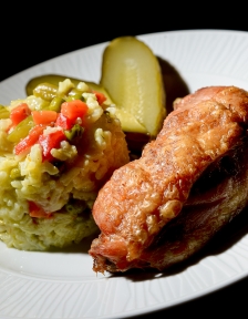 PULPA PUI LA CUPTOR, PILAF CU LEGUME SI CASTRAVETI MURATI