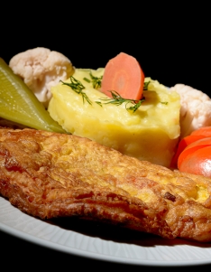 SNITEL PIEPT PUI CU PIURE SI MURATURI MIXTE LA OTET