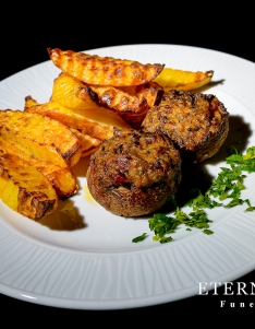 CIUPERCI GRATINATE CU CARTOFI AURII