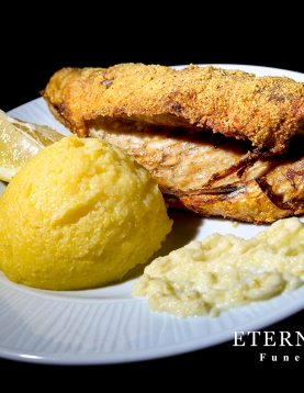 MACROU LA CUPTOR CU MAMALIGUTA SI MUJDEI